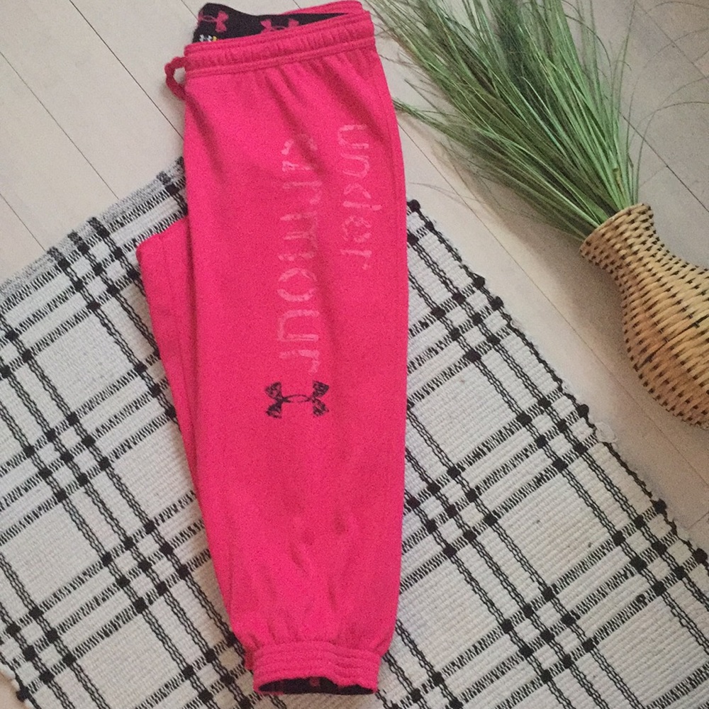 Under Armour Hot Pink Girls Capris with Black Logo Accent